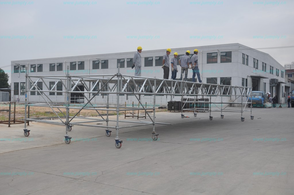 移动脚手架撑起一片天不是如此容易