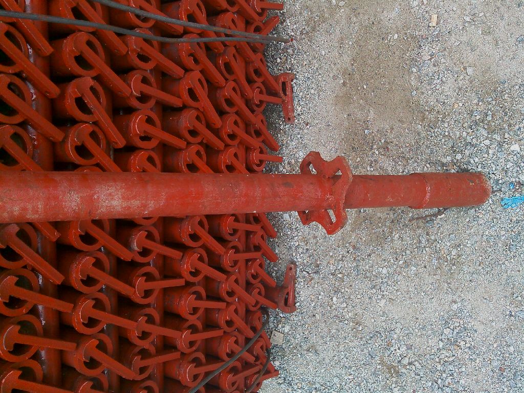 轮扣式脚手架成了盗匪行窃的“登云梯”