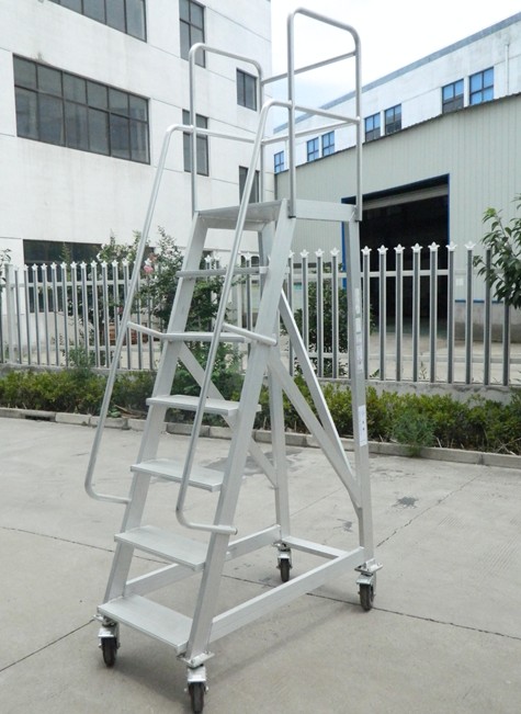 下盘要稳，升的才安心“铝合金梯子”
