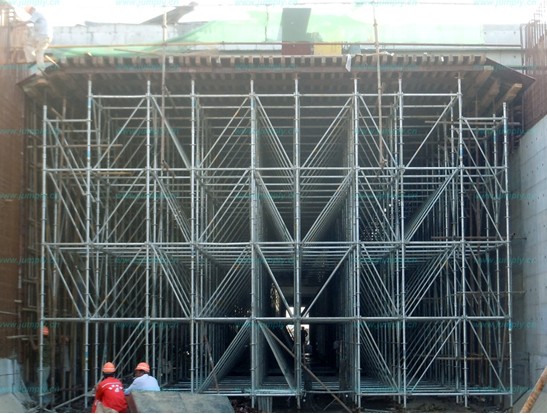 承插型盘扣式脚手架